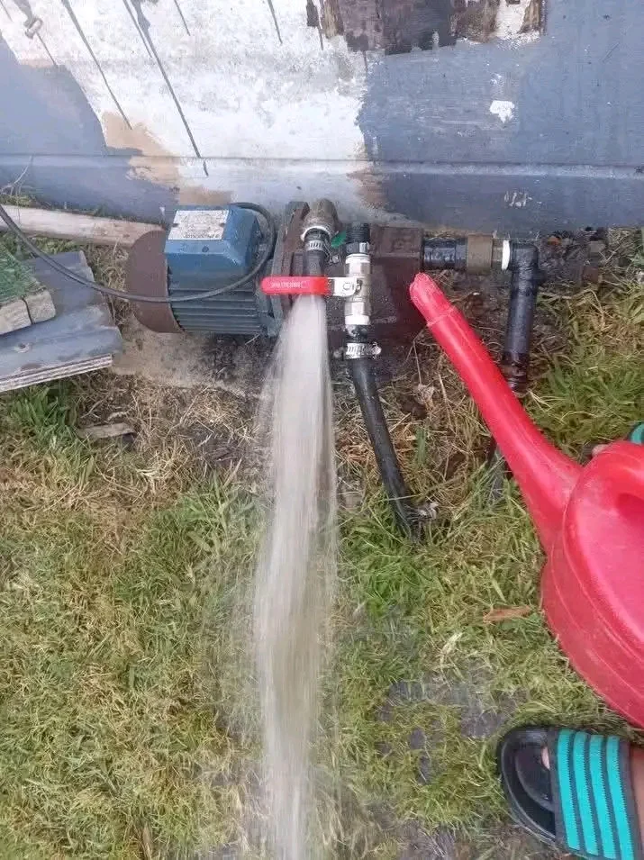Borehole drilling rig